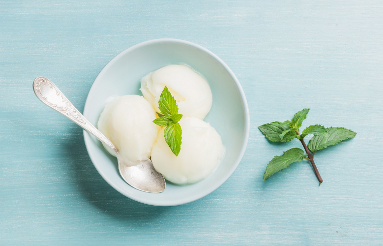 Sorbete de limón al cava con helado
