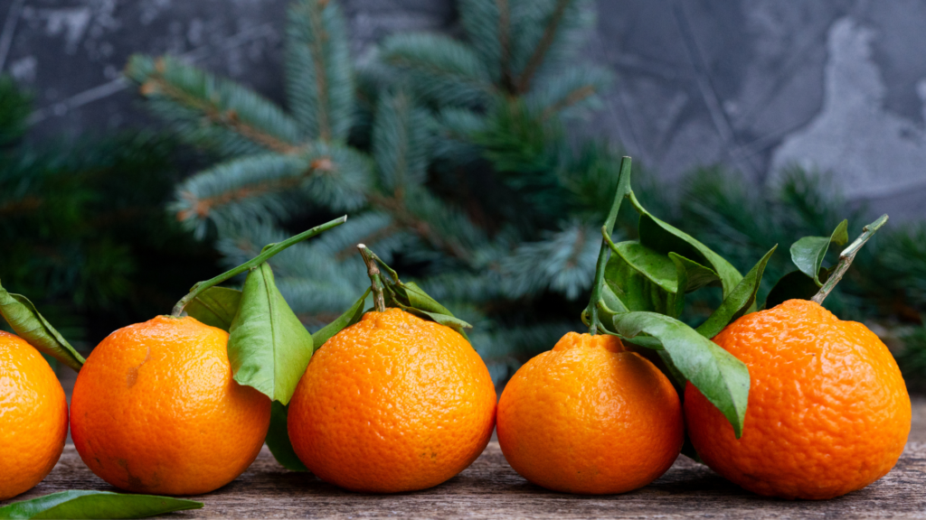 Las mandarinas son frutas de invierno perfectas para incluir en tu dieta como postre tras la comida